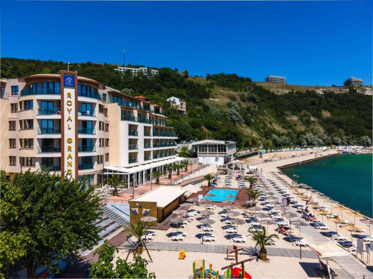 Royal Grand Hotel And Spa Kavarna Kültér fotó